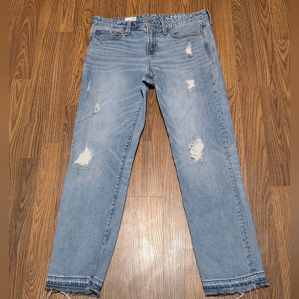 GAP 1969 Real Straight Jeans 29R Distressed Light Wash Raw Hem Denim E69